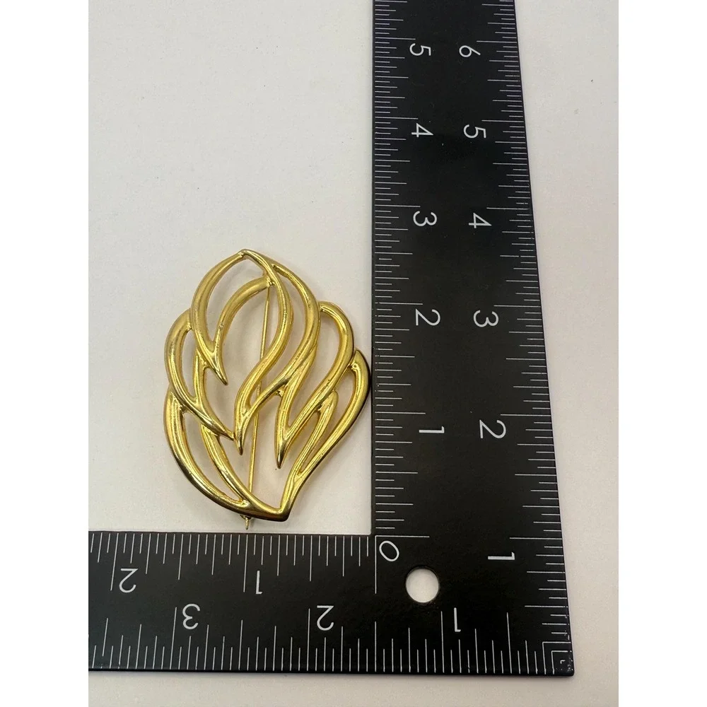 Vintage Abstract Leaf Brooch‎ Gold Tone Modernist Openwork Statement Pin